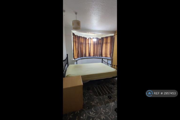 Room Goodmayes Lane in Greater London