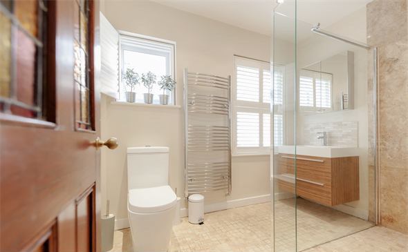 Room Lynette Avenue in Greater London
