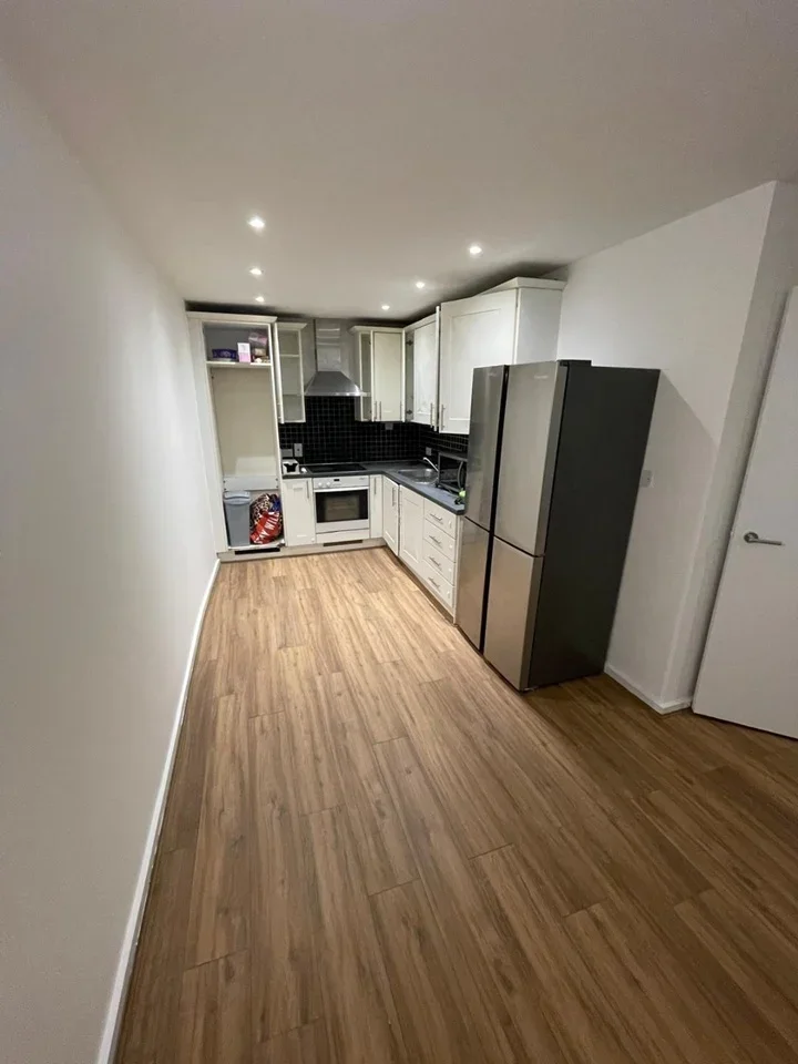 Flat Longbridge Road in Greater London