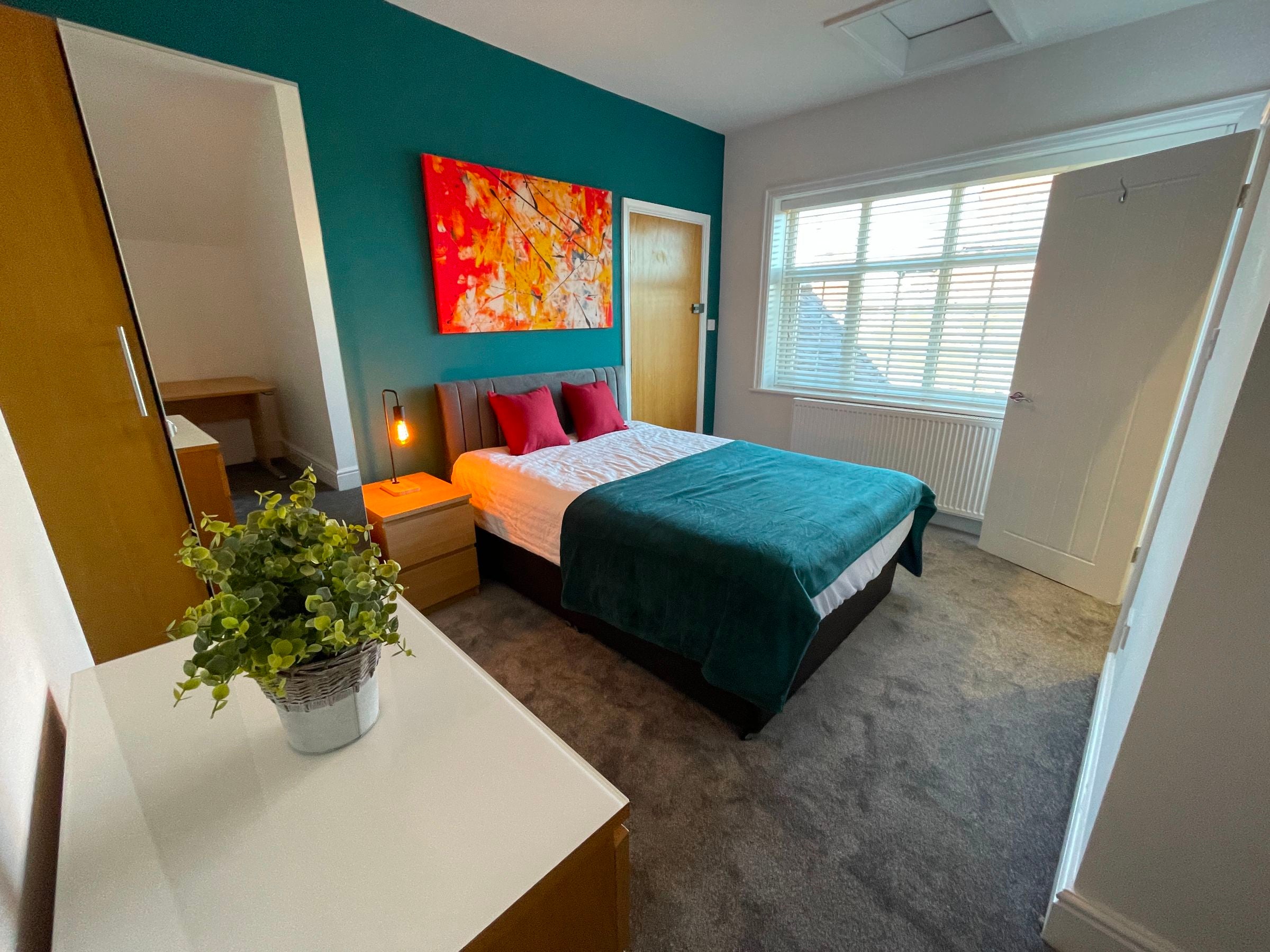Room Nantwich Road in Crewe