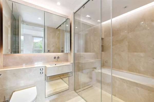 Flat Lillie Square in Greater London