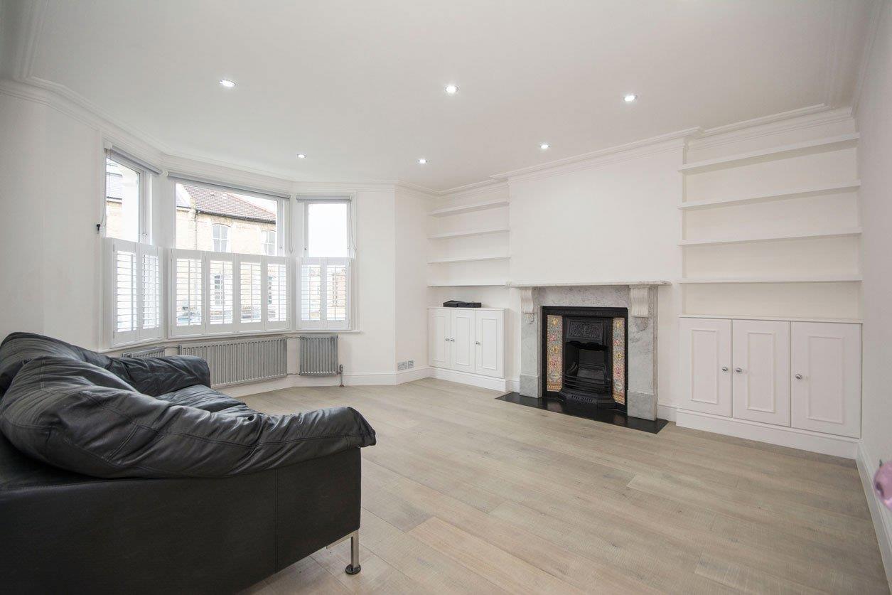Flat Northcote Road in Greater London