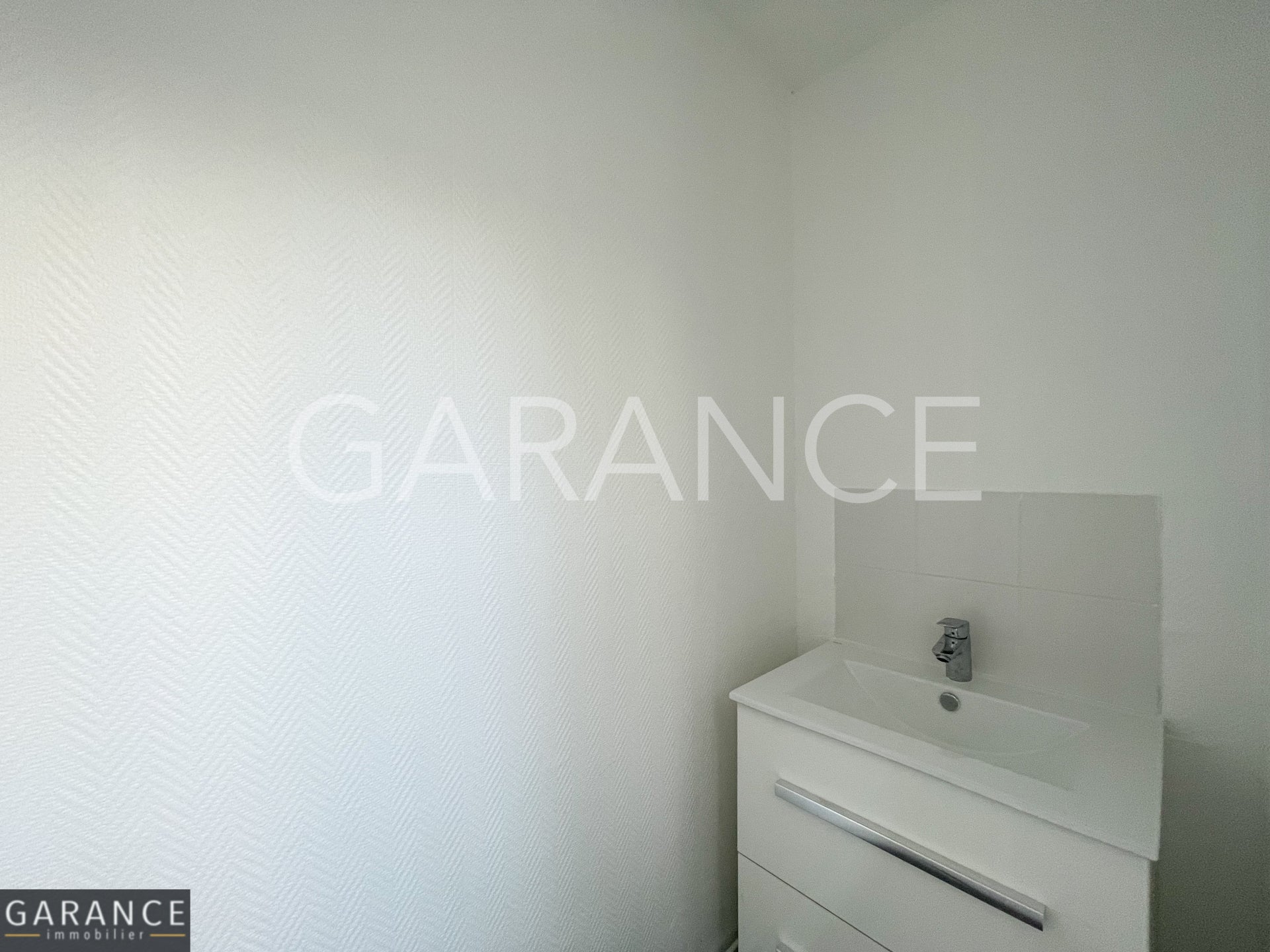 Room Rue Daguerre in Paris