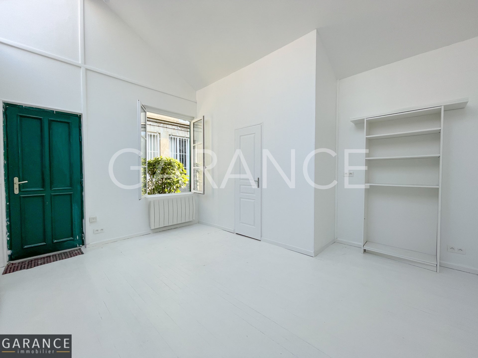 Room Rue Daguerre in Paris