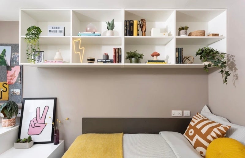 Room International Way in Greater London