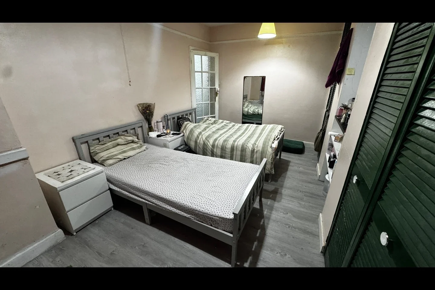 Room Morden Road in Greater London