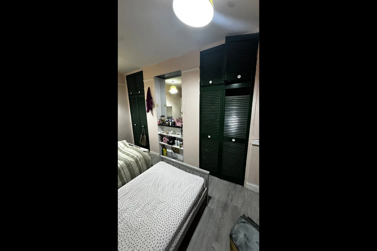 Room Morden Road in Greater London