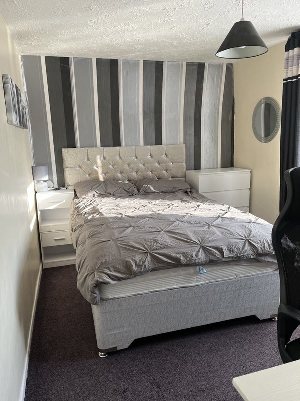 Room Sharon Ubank Close in Stoke Gifford