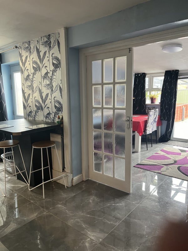 Room Sharon Ubank Close in Stoke Gifford