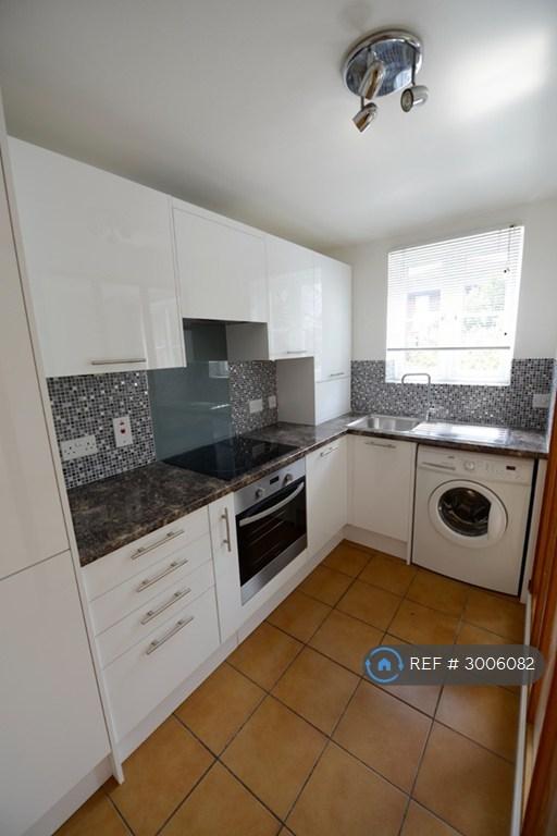 Flat Kingsworthy Close in Greater London
