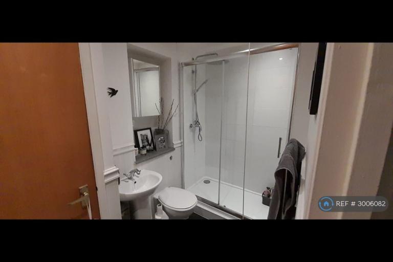 Flat Kingsworthy Close in Greater London