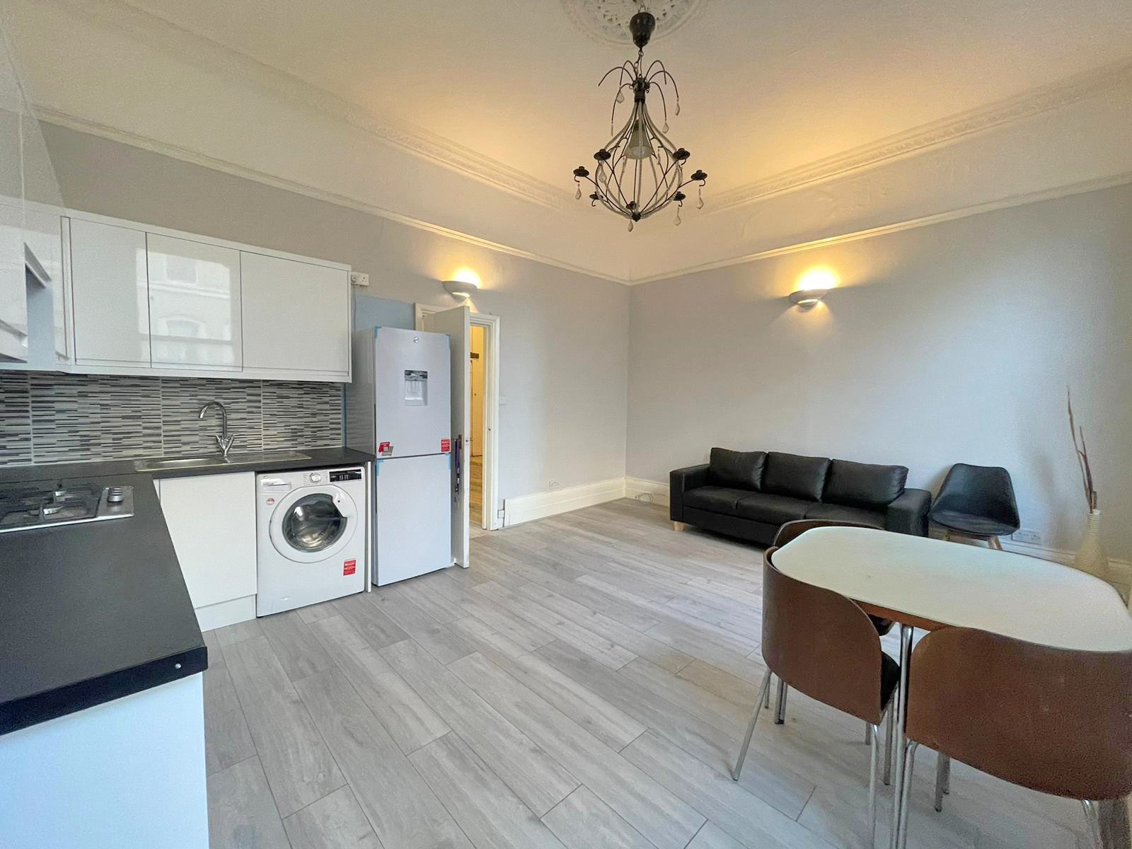 Flat Old Brompton Road in Greater London