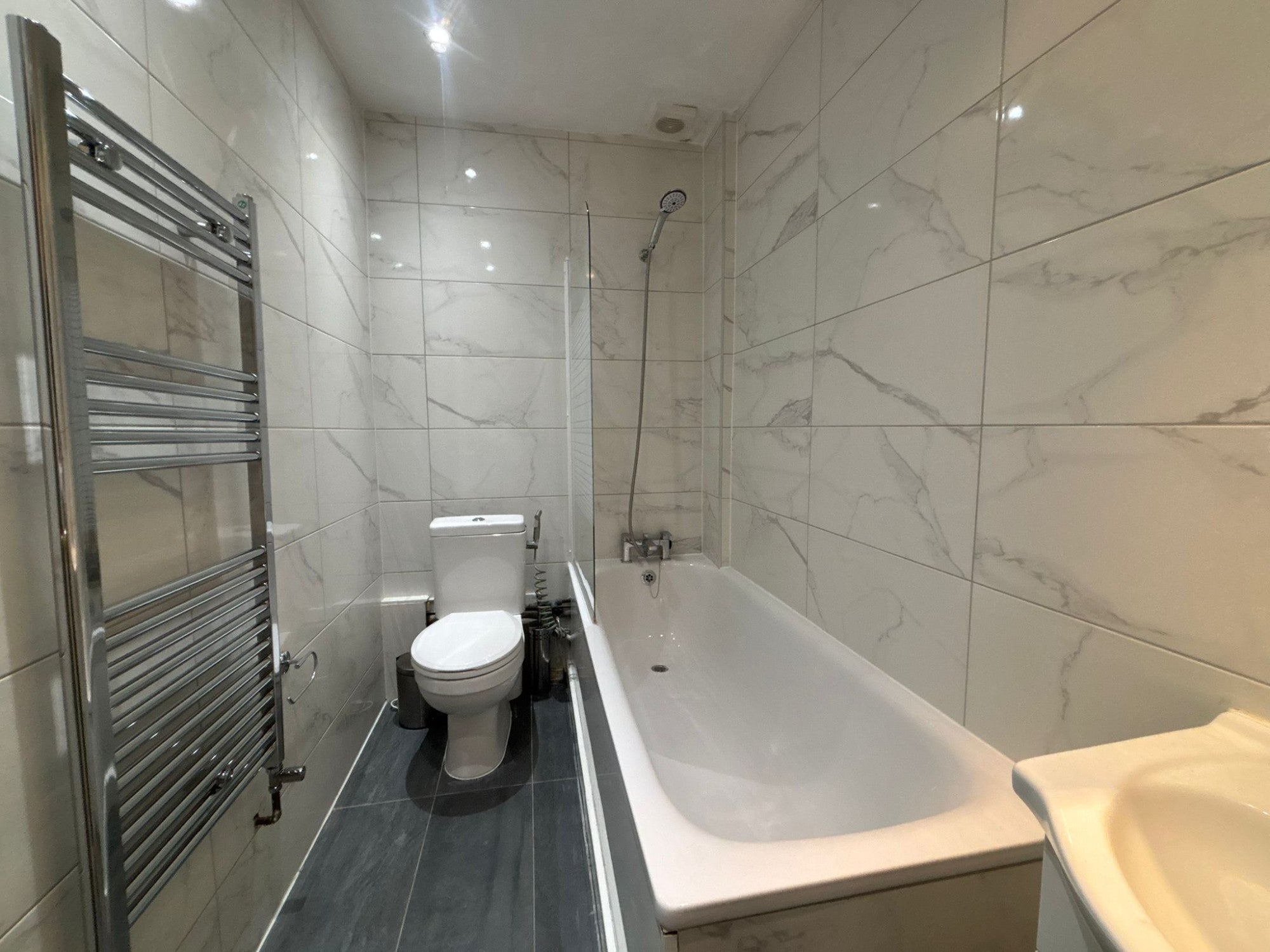 Flat Old Brompton Road in Greater London