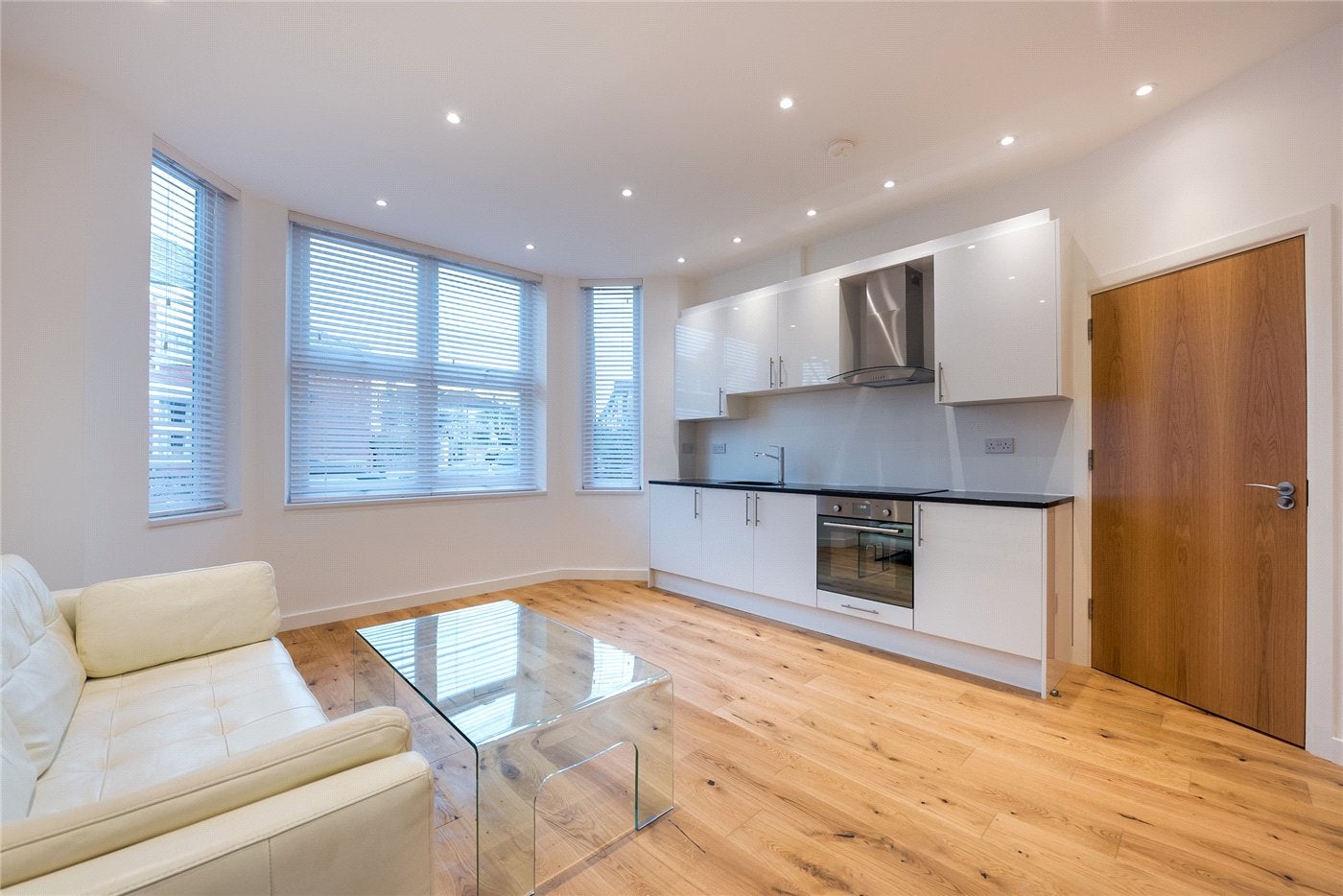 Flat Riffel Road in Greater London