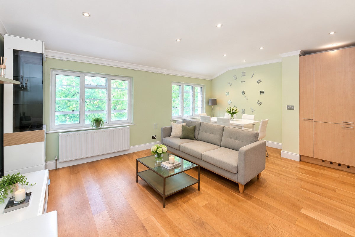 Flat Sussex Gardens in City of Westminster