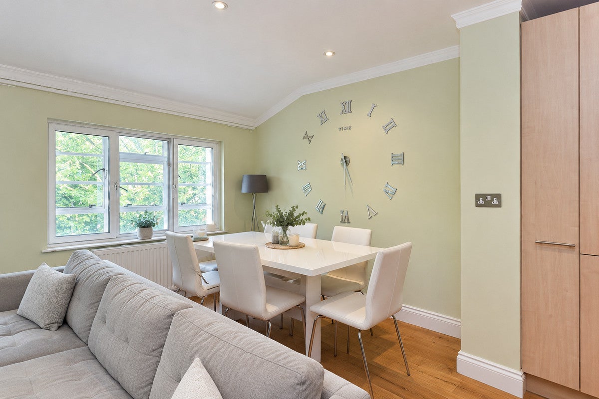 Flat Sussex Gardens in City of Westminster
