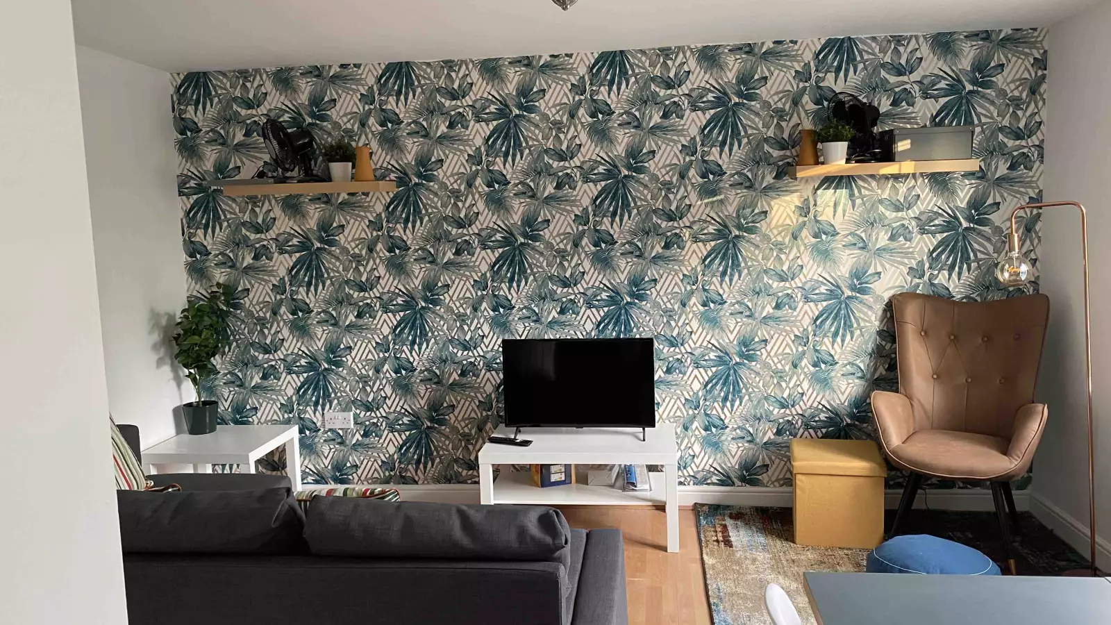 Flat Blaker Road in Greater London