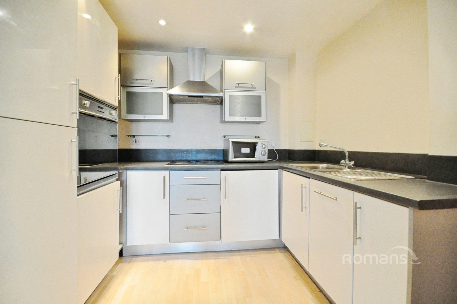Flat Winterthur Way in Basingstoke and Deane