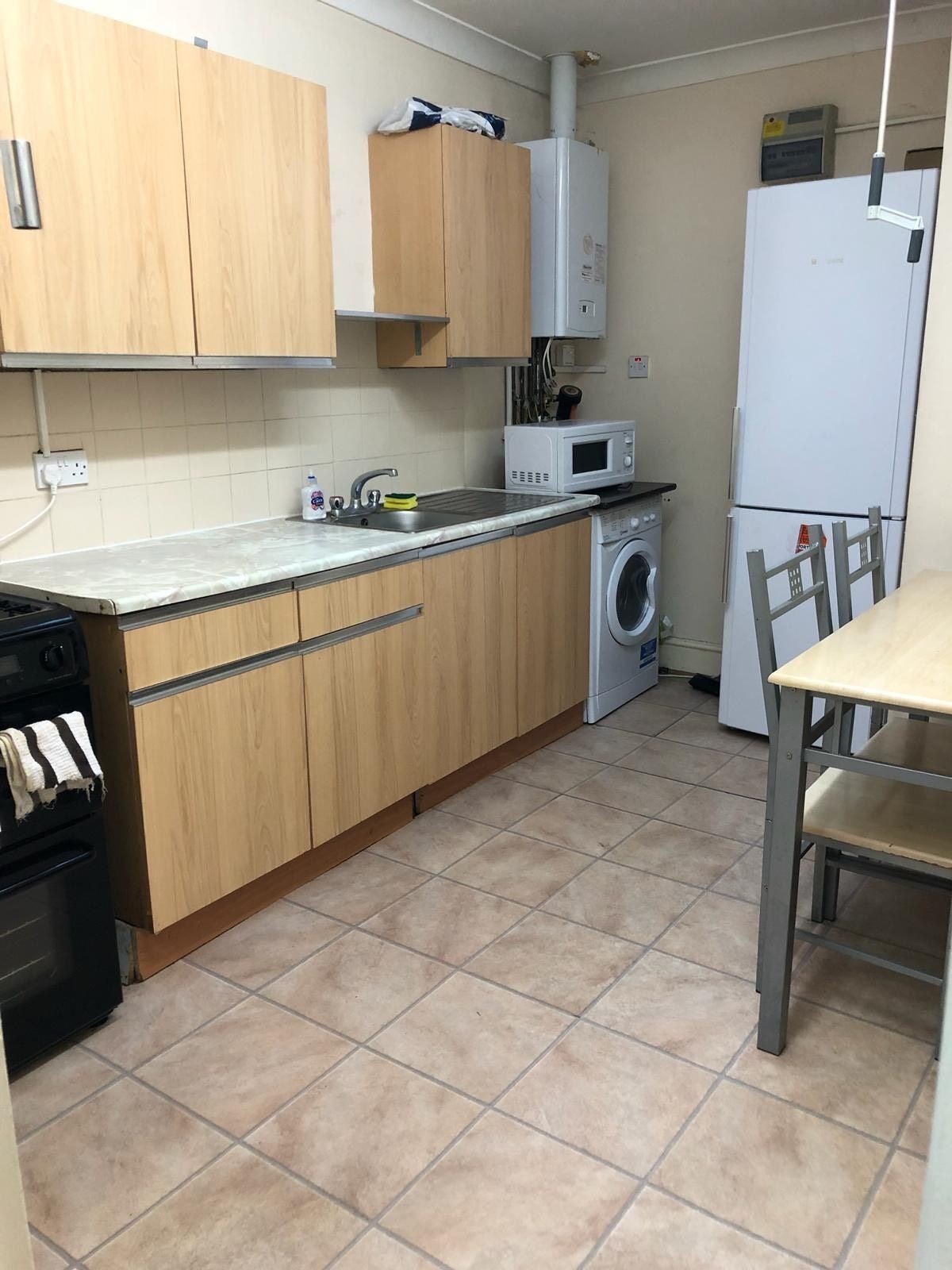 Flat Gordon Road in Greater London