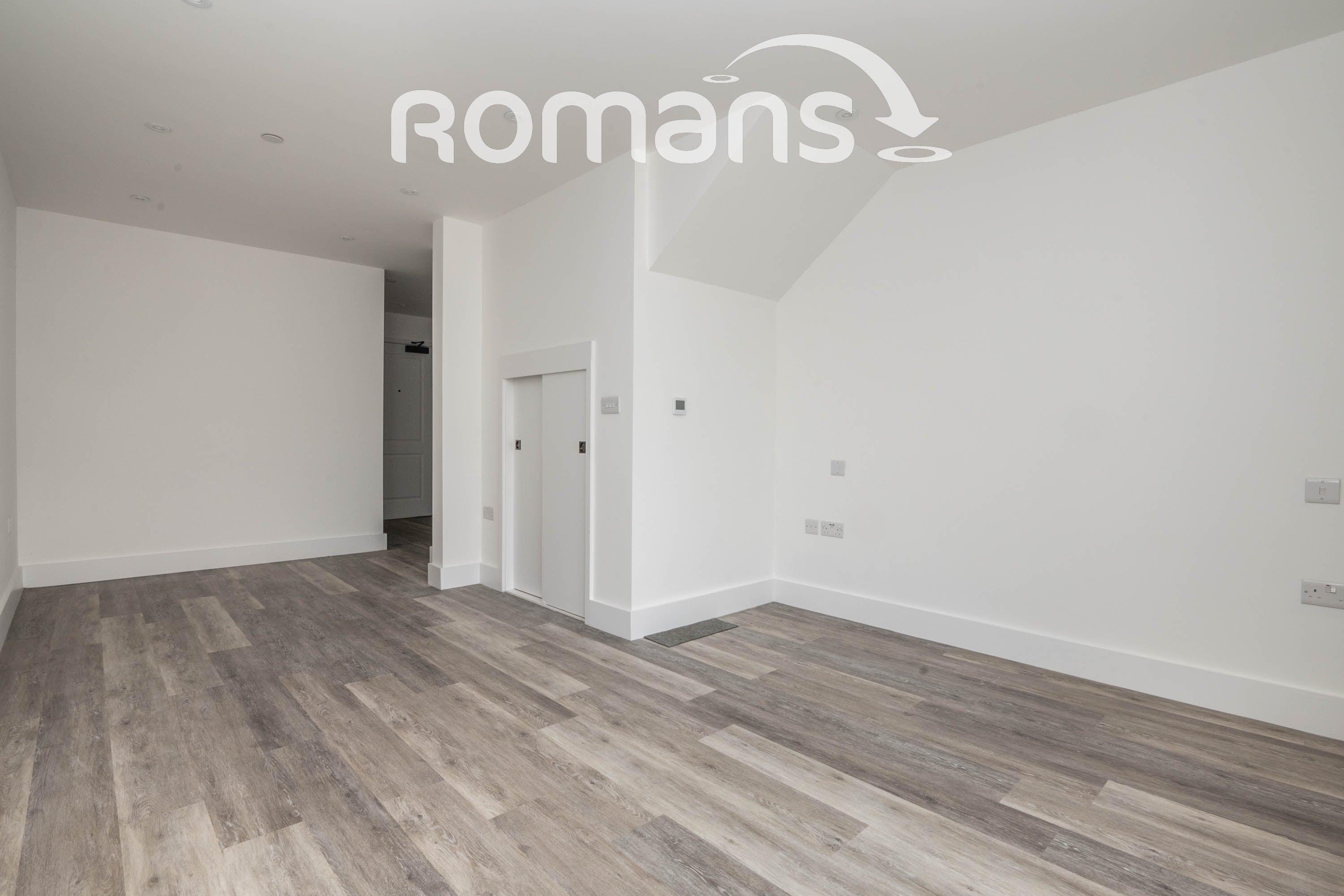Flat Lyon Way in Camberley