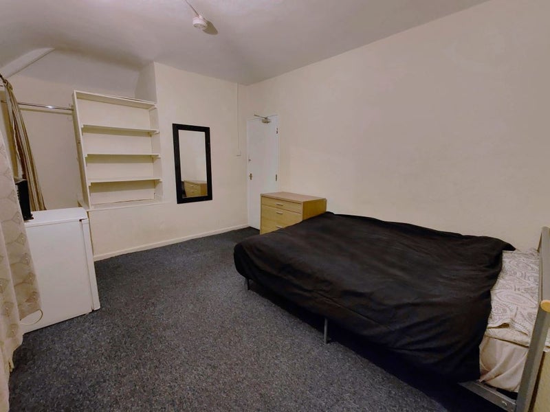 Room The Curve in Greater London