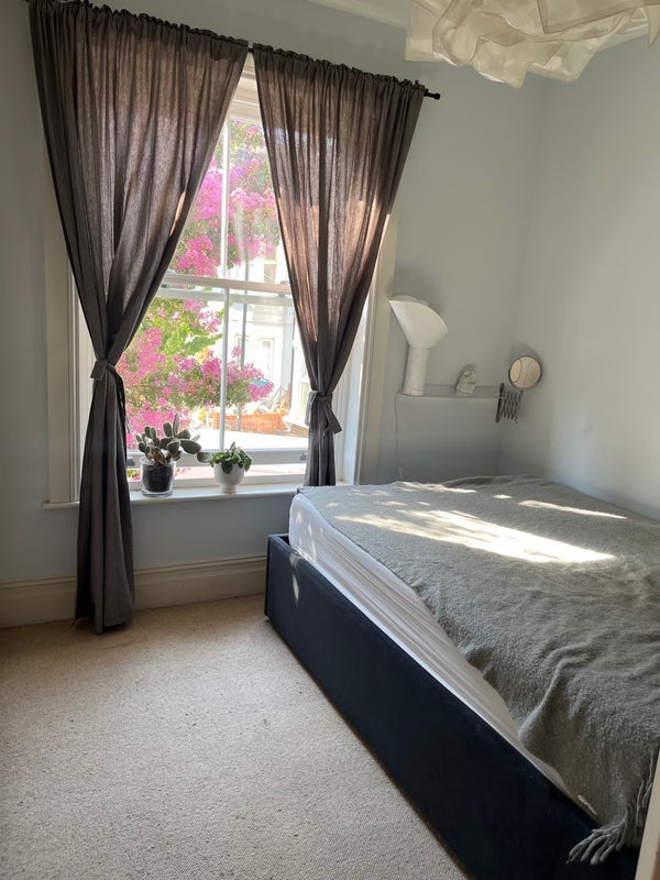 Room Salcombe Road in Greater London