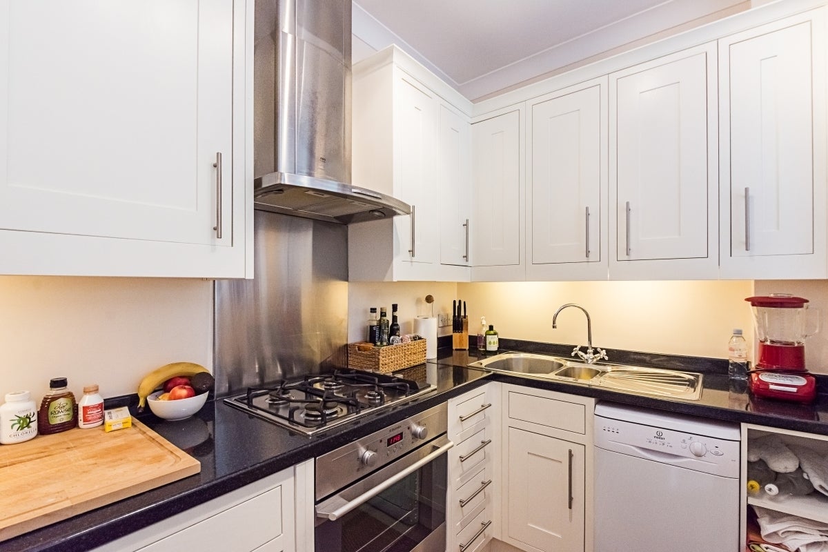 Flat Courtfield Road in Greater London