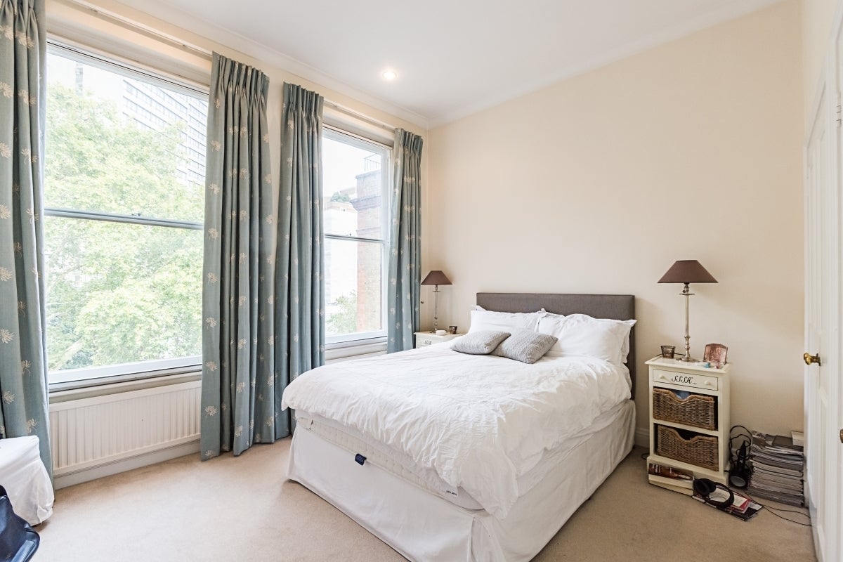 Flat Courtfield Road in Greater London