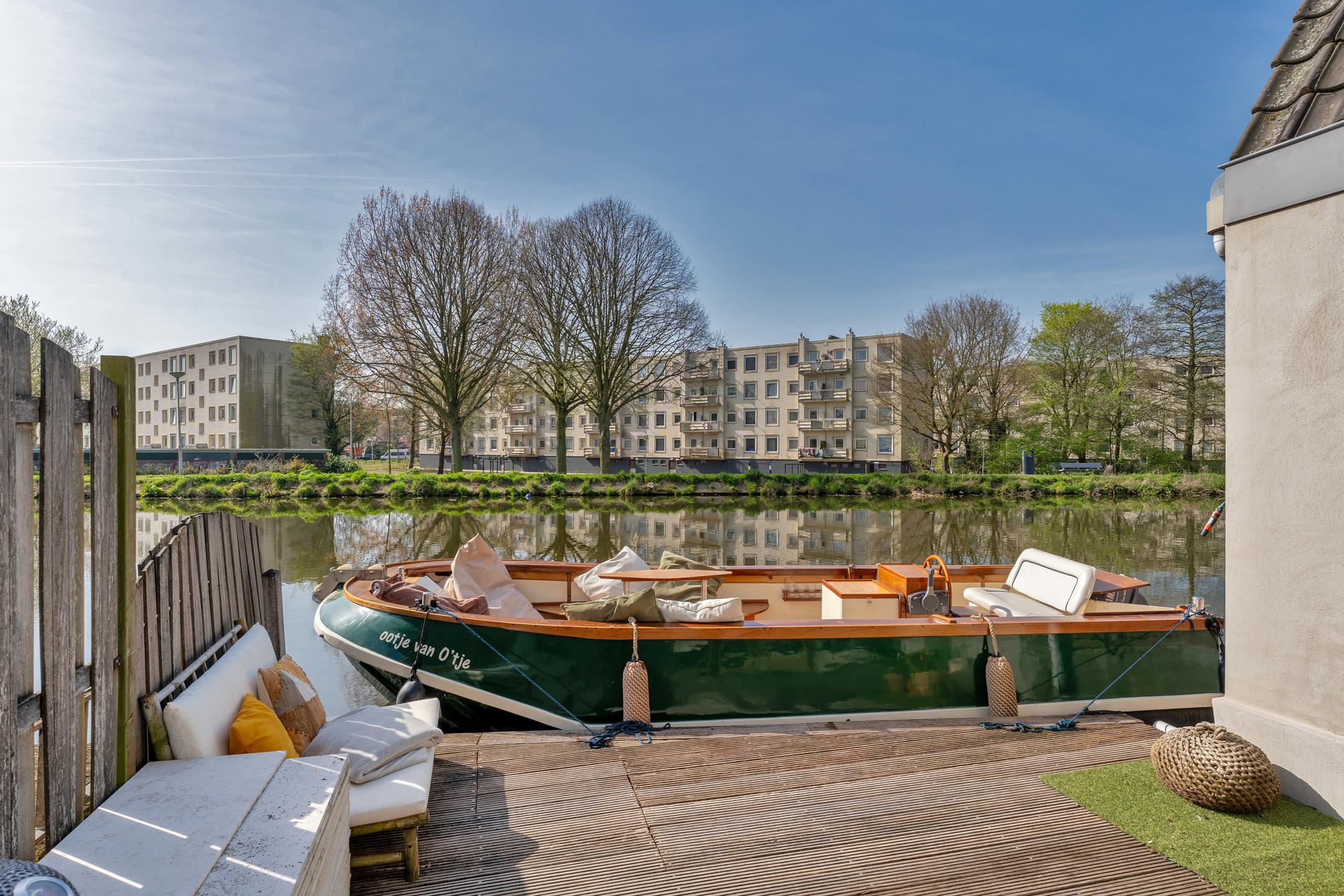 Huis Zestienhovensekade 252 in Rotterdam