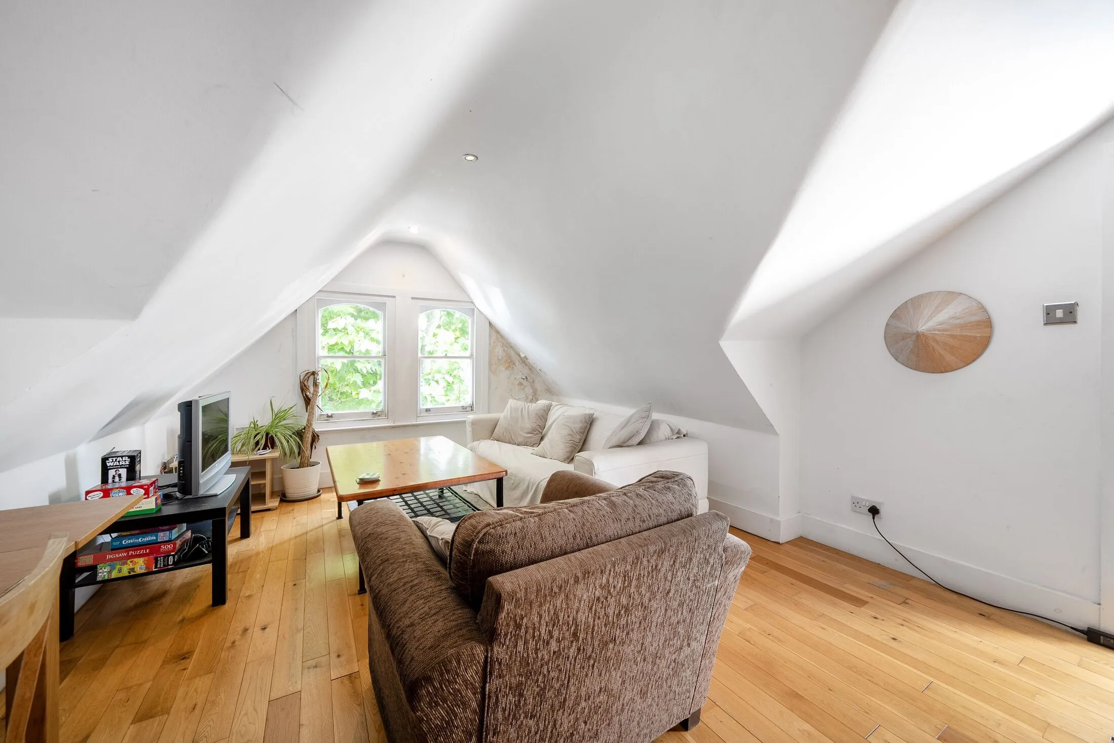 Flat Crockerton Road in Greater London