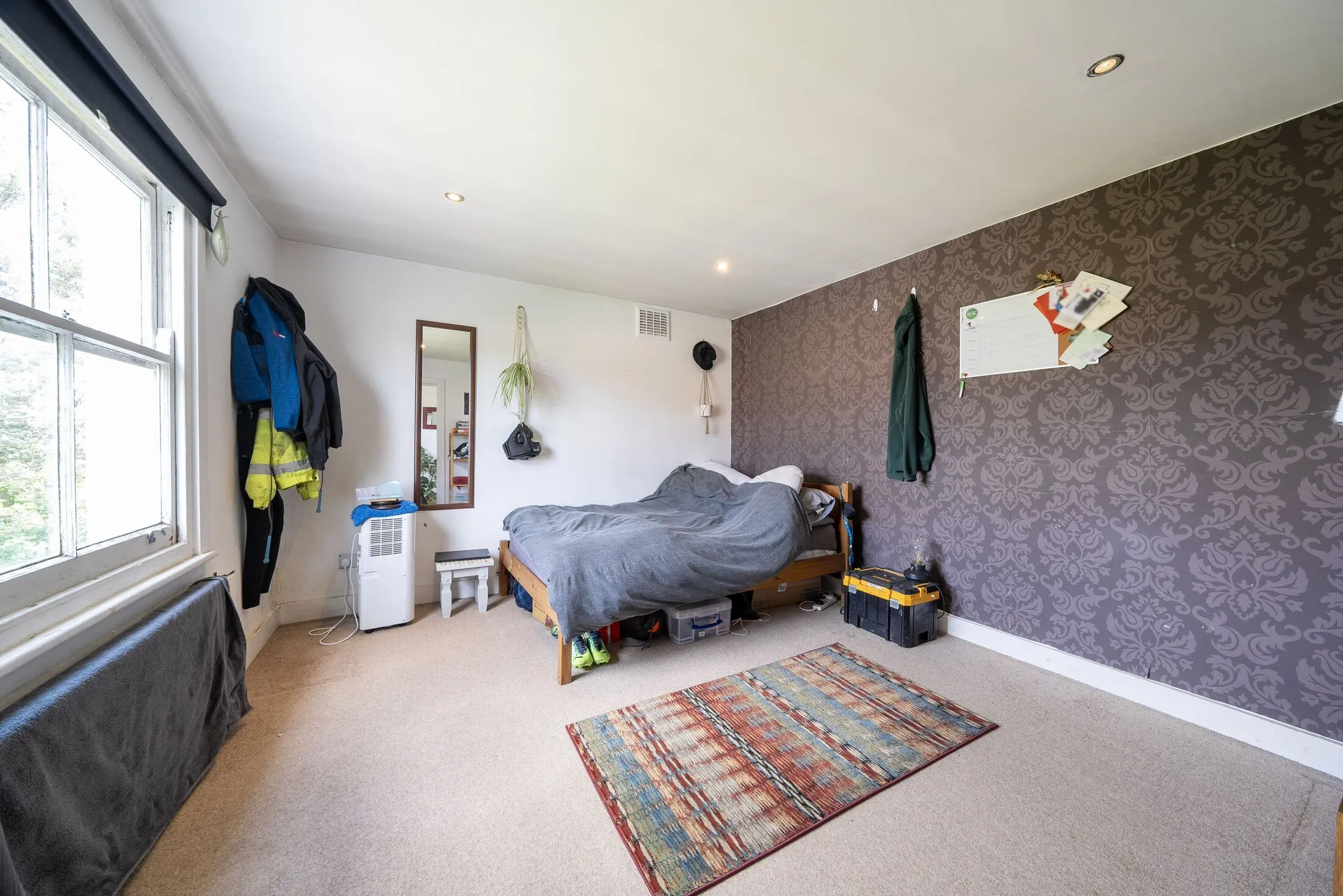 Flat Crockerton Road in Greater London