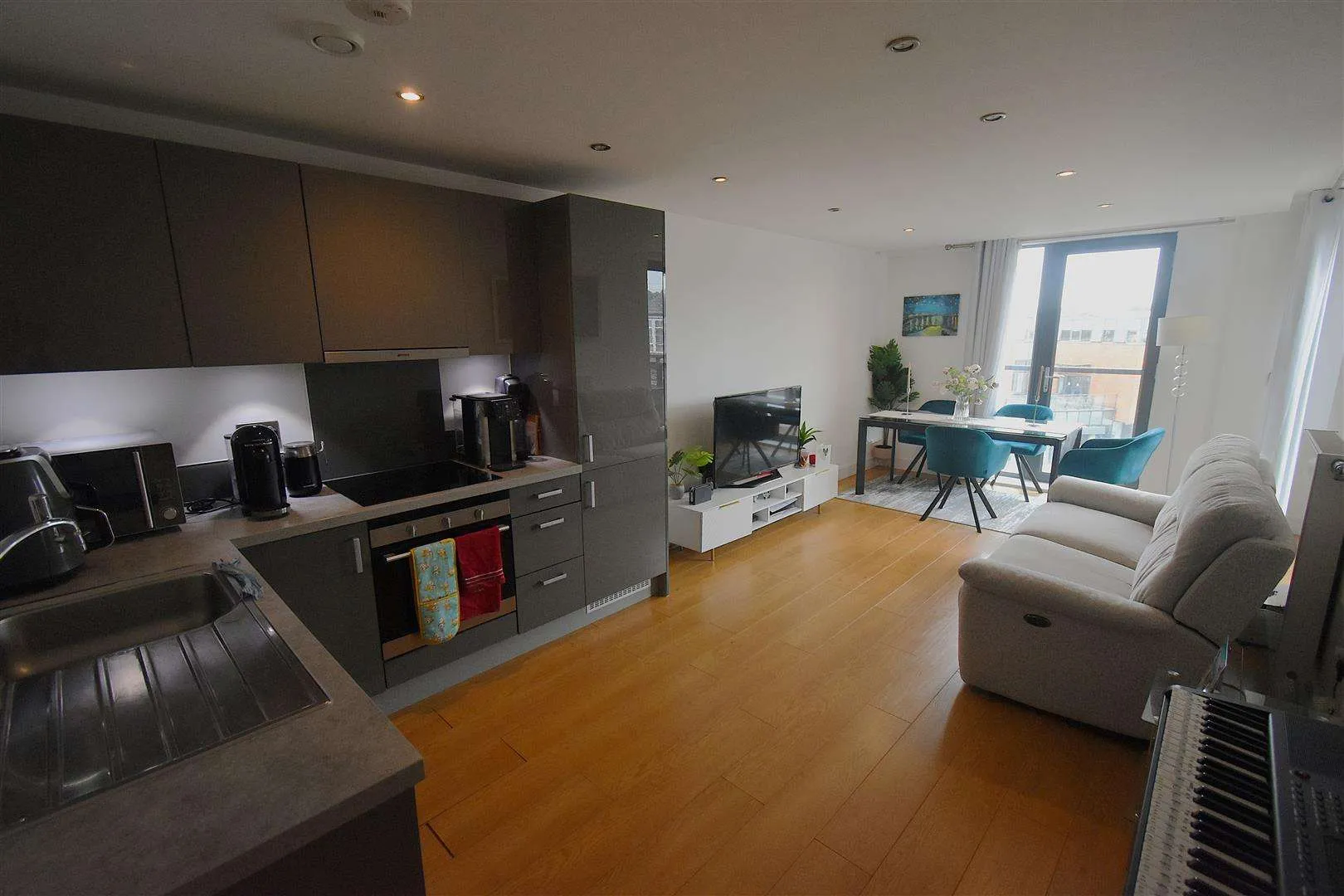 Flat Crayford Road in Greater London