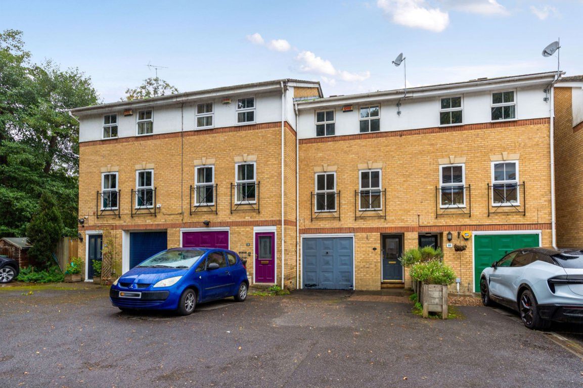 House Mill Pond Close in Sevenoaks