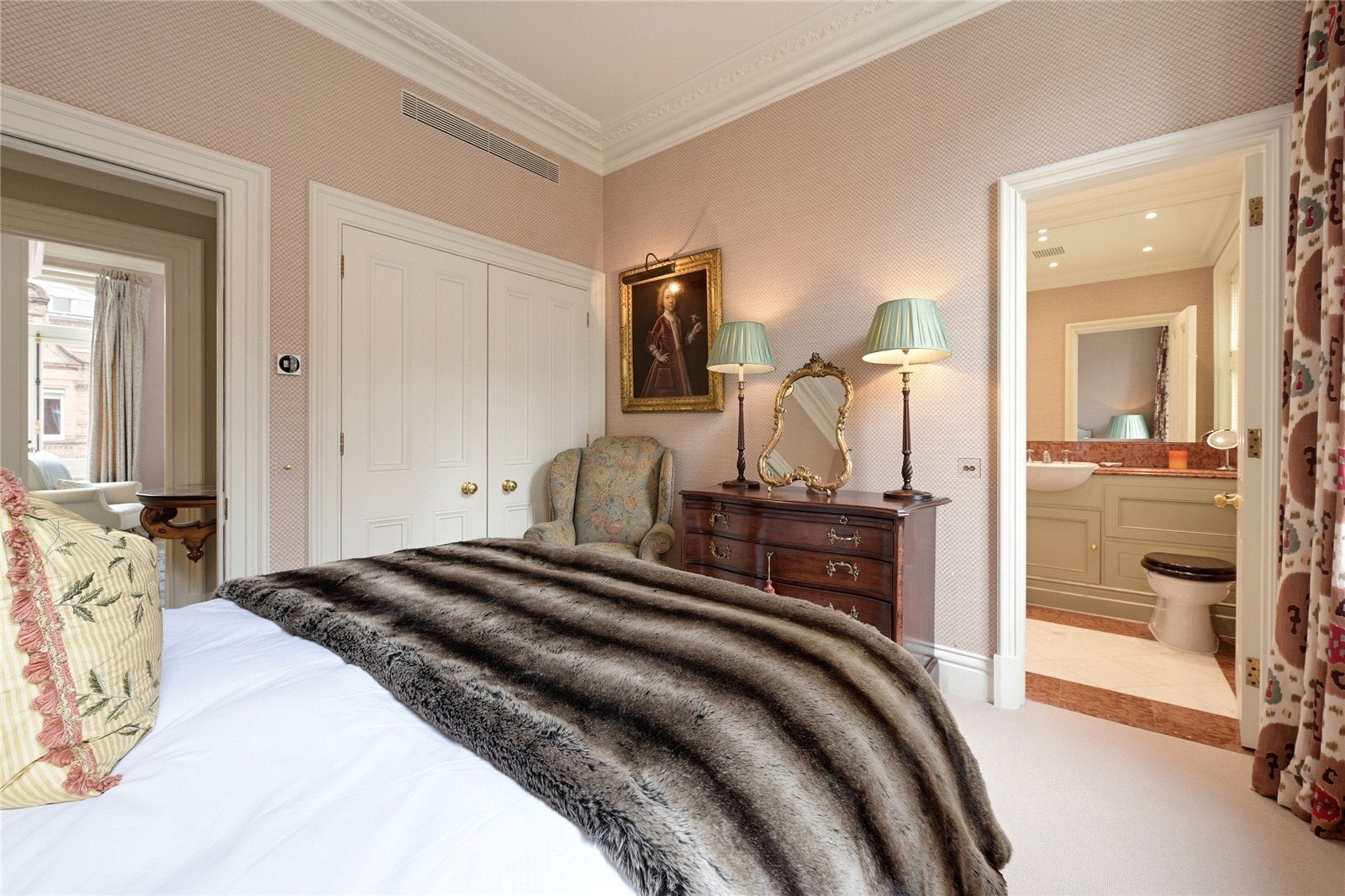Flat South Audley Street in City of Westminster