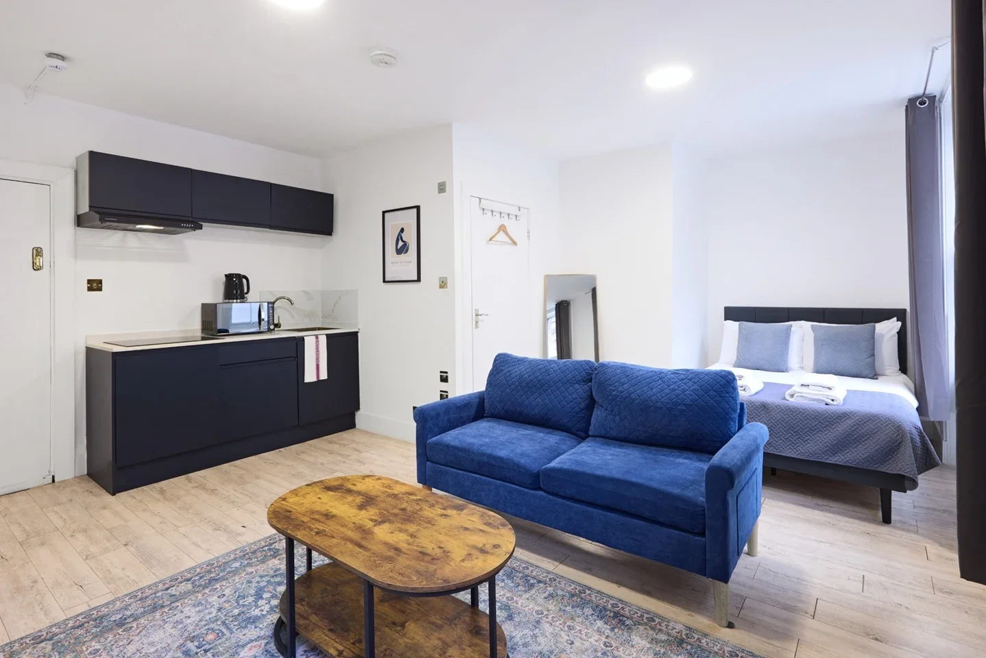 Flat Dray Walk in Greater London