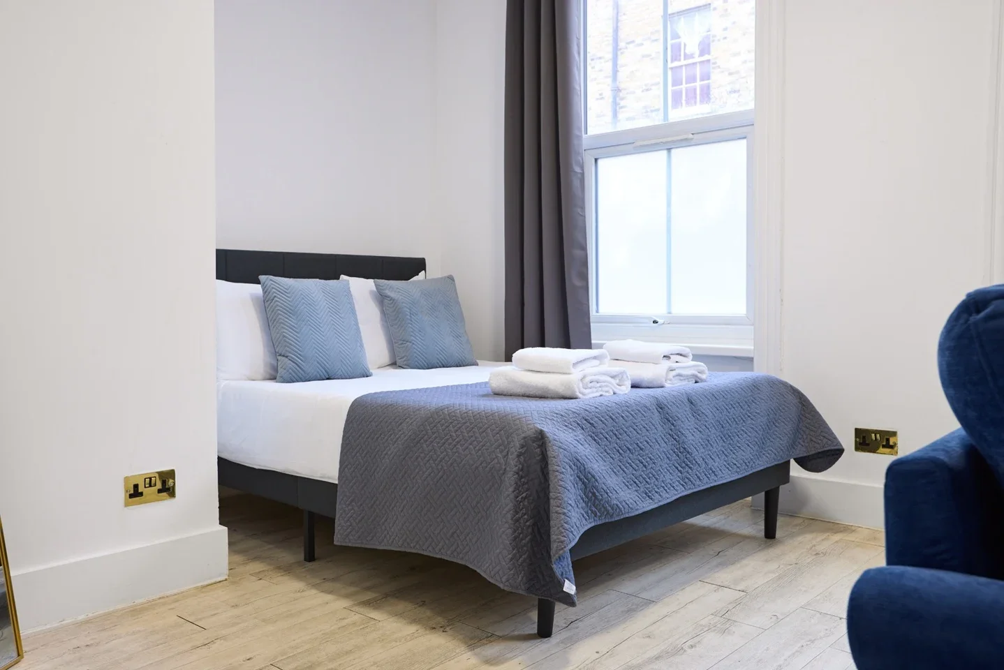 Flat Dray Walk in Greater London