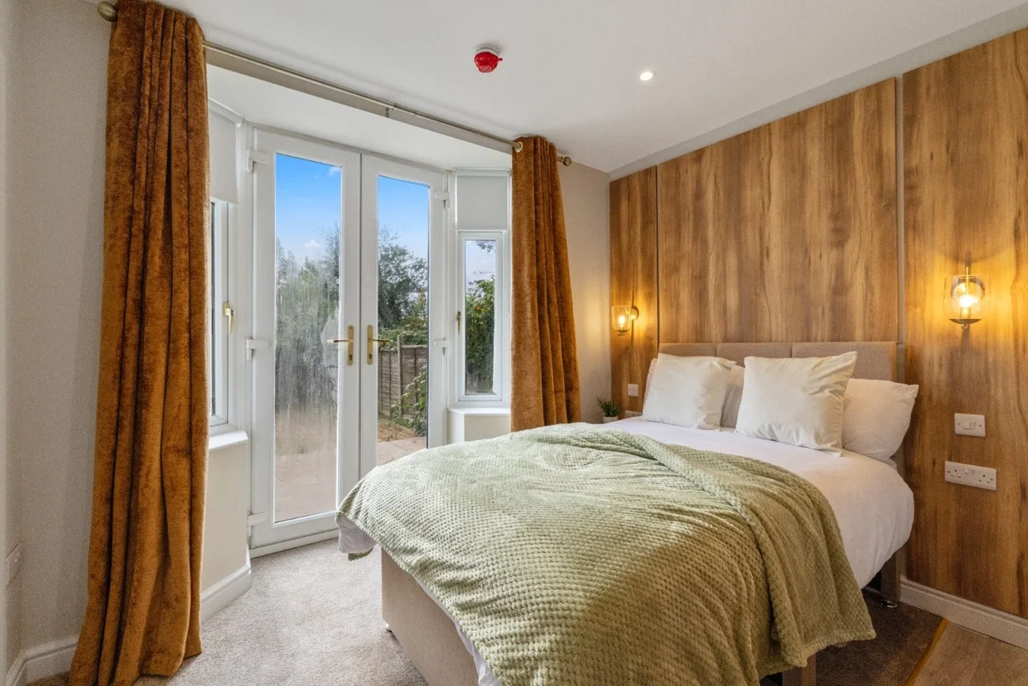 Room Frindsbury Road in Rochester