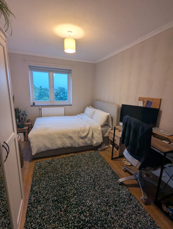 Room Fitzhugh Grove in Greater London