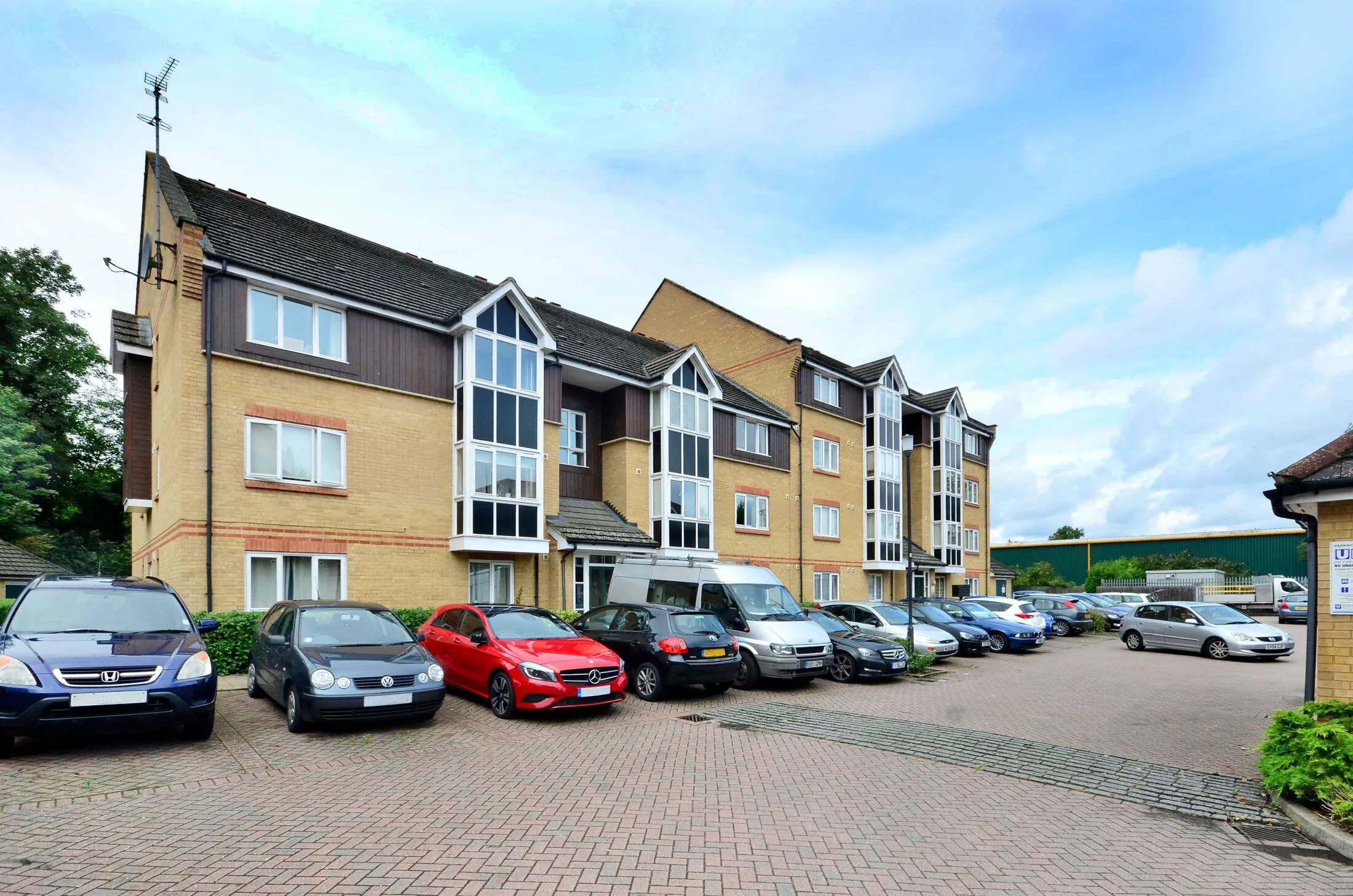 Flat Faraday Road in Guildford