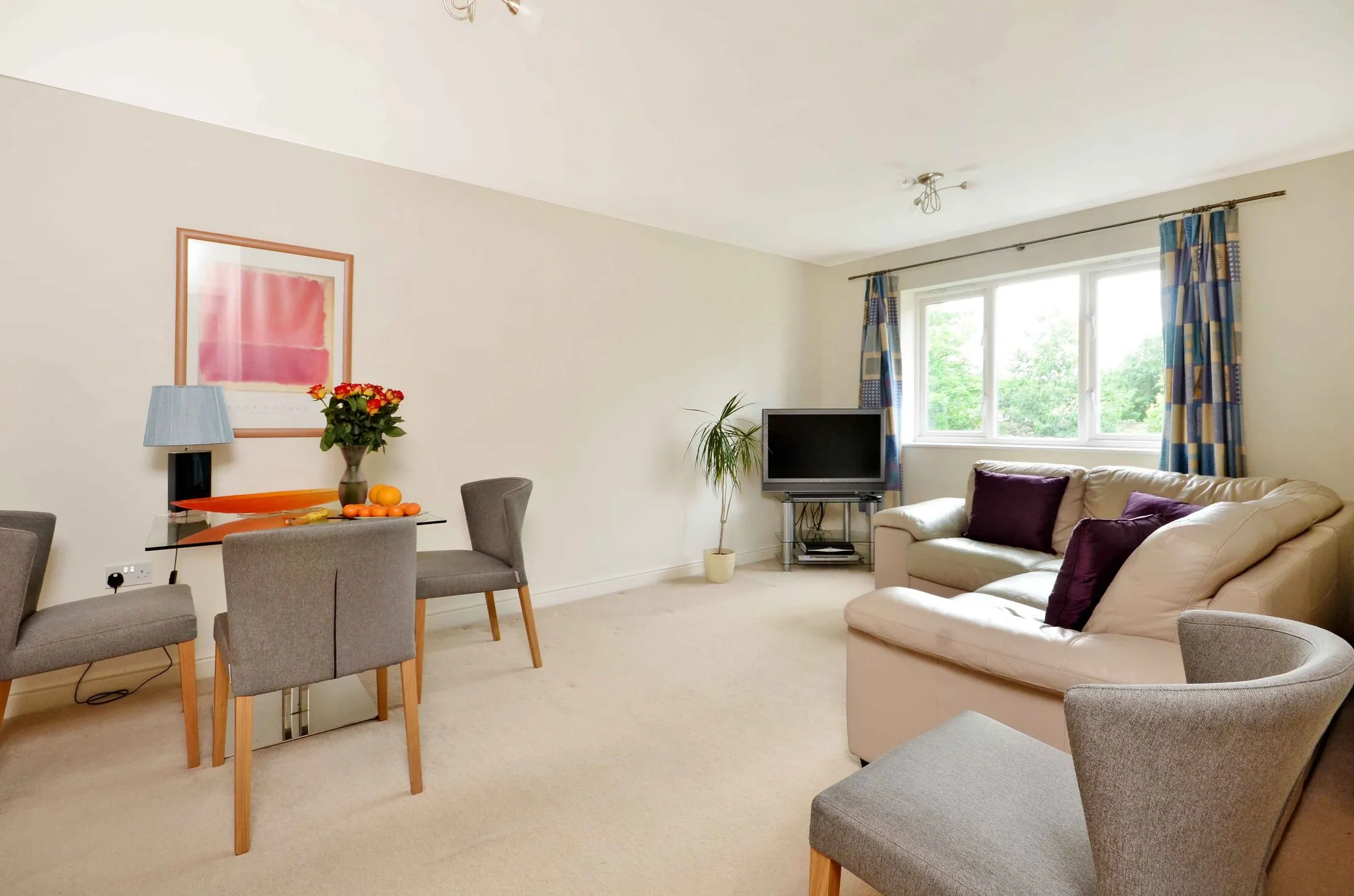 Flat Faraday Road in Guildford