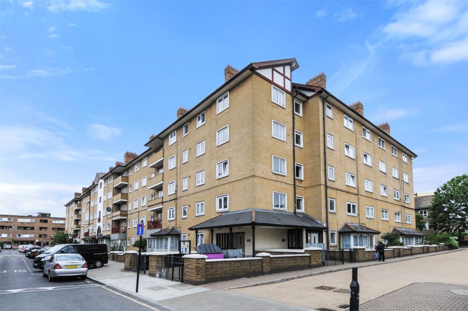 Flat Sceptre Road in Greater London