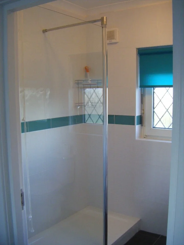 Room Fleets Lane in Poole