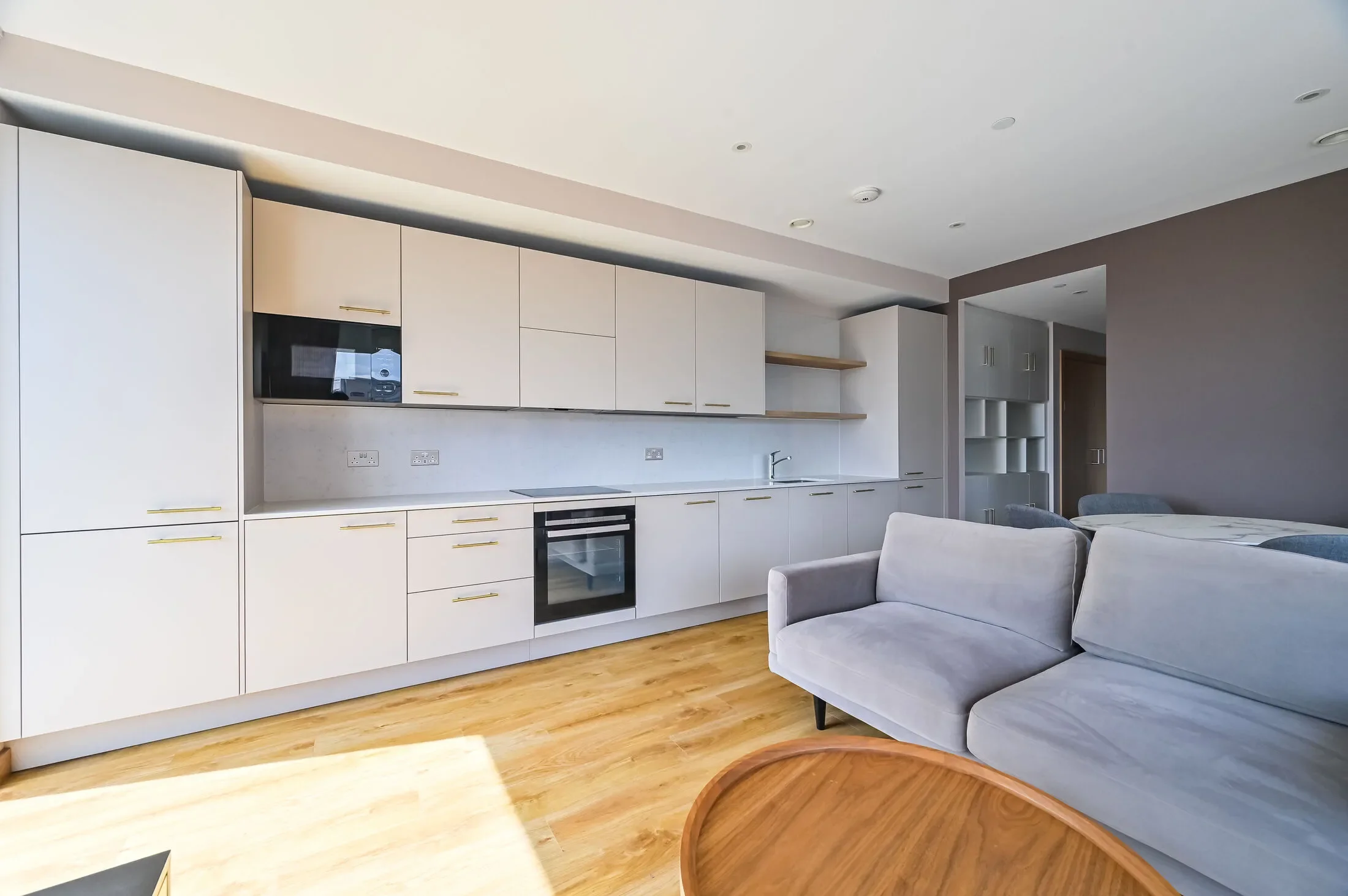 Flat Anthems Way in Greater London