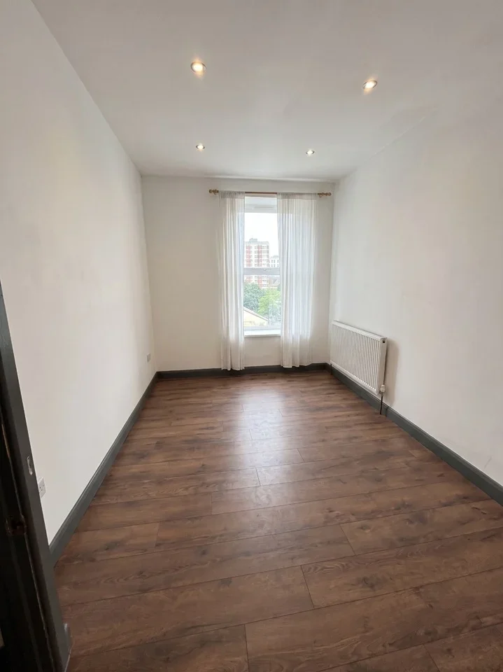 Flat Holloway Road in Greater London