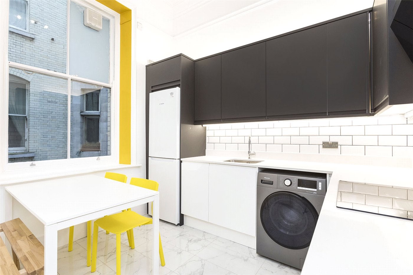 Flat Bedford Avenue in Greater London