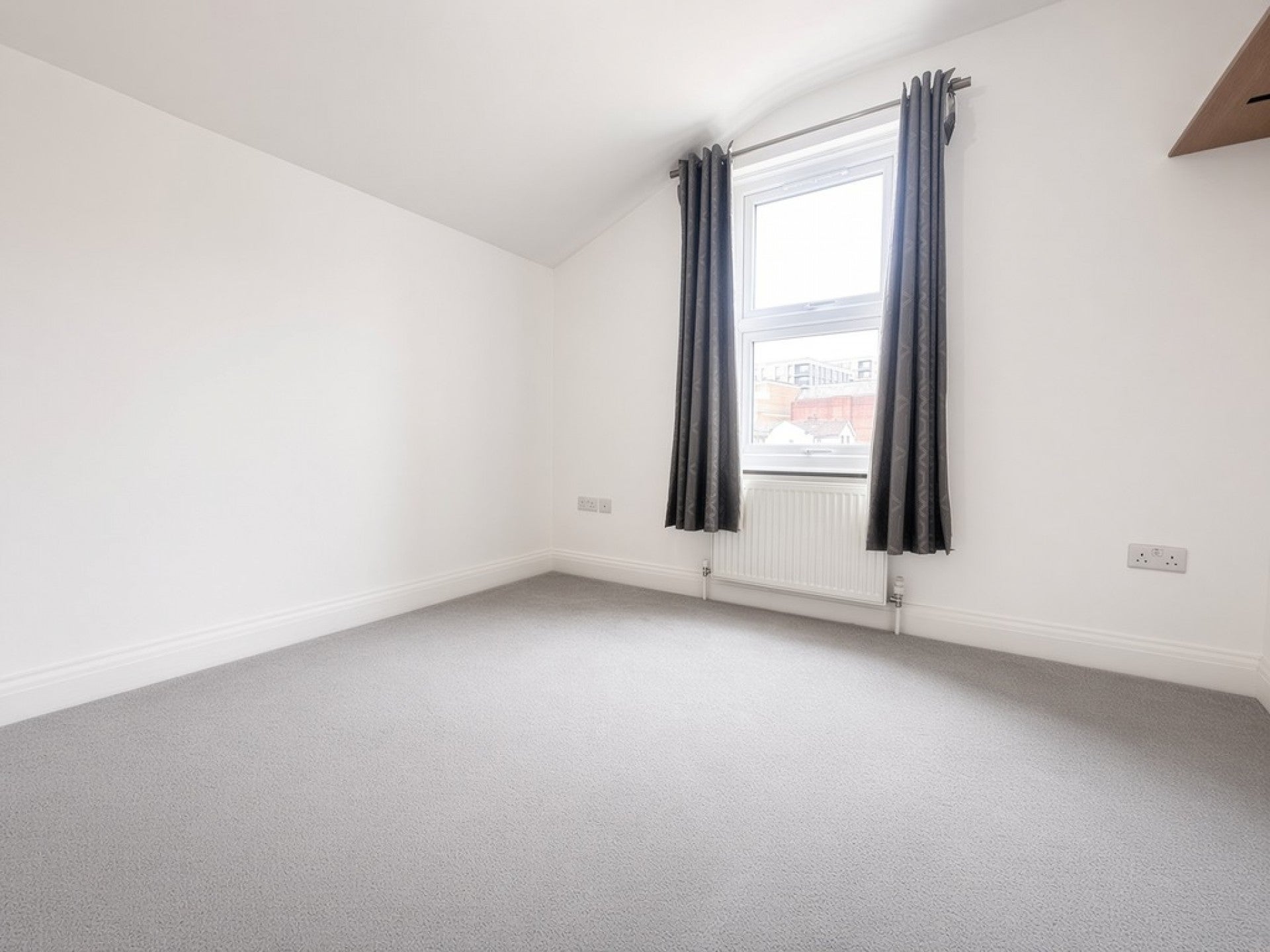 Room Sidney Road in Borough of Spelthorne