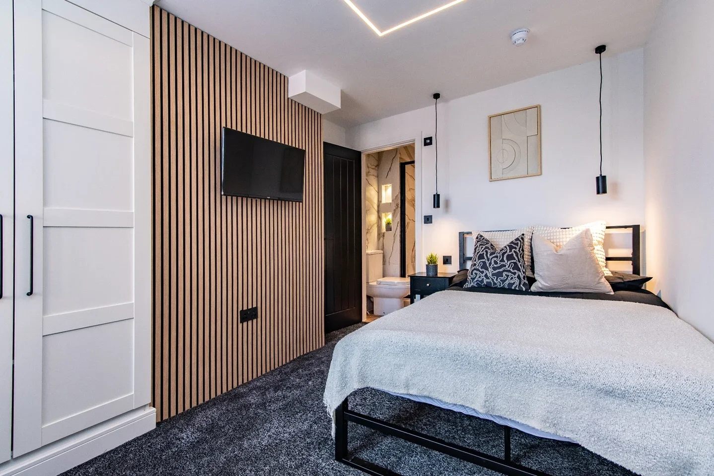 Room Newton Street in Nottingham