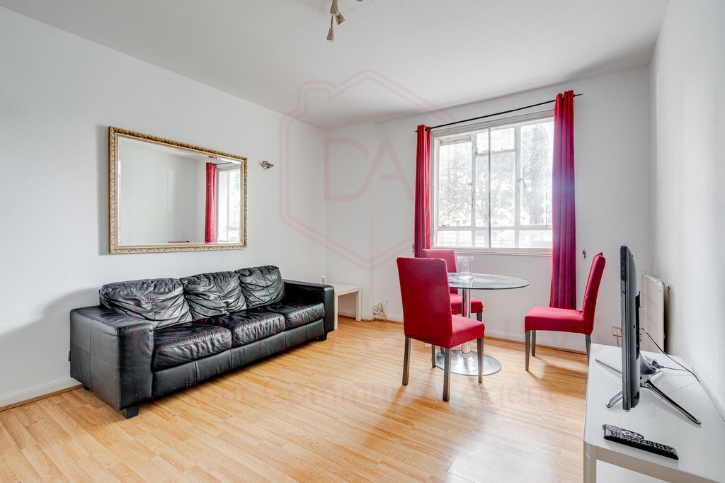 Flat Leinster Gardens in City of Westminster