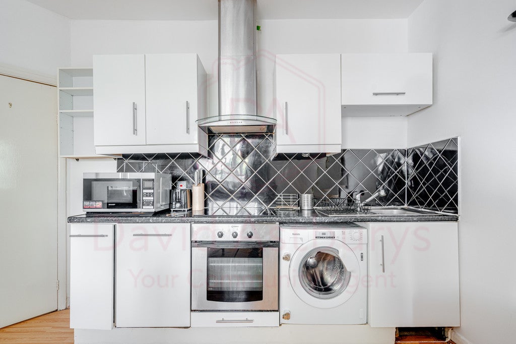 Flat Leinster Gardens in City of Westminster