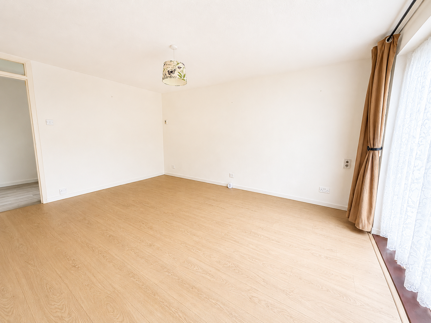House Mellow Purgess Close in Basildon